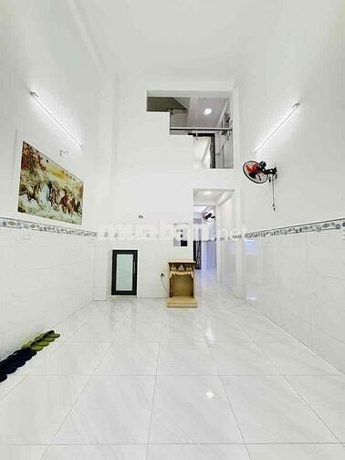 ÂU CƠ GIÁP QUẬN 10 NGAY KHU LỮ GIA VÒNG XOAY LÊ ĐẠI HÀNH - 5 TẦNG 40M2