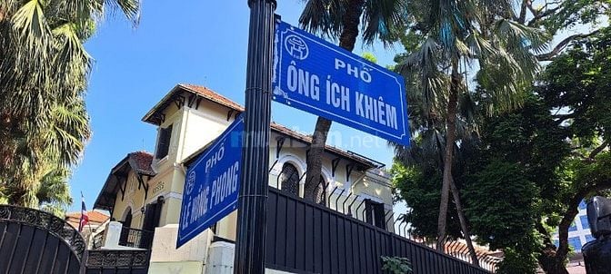 Cho thuê nhà riêng 2 tầng, phố Ông Ích Khiêm, quận Ba Đình
