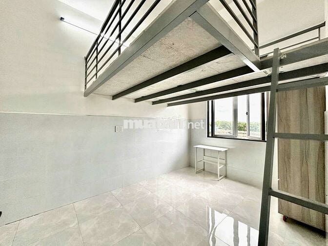 PHÒNG TRỌ GÁC CAO 1M7 SẴN NỘI THẤT CƠ BẢN NGAY SÁT TRỤC PHẠM VĂN ĐỒNG