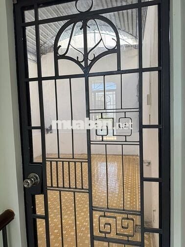 Nhà mặt tiền 45,5m2, 3 phòng ngủ, đường Lạc Long Quân, Tp. Nha Trang
