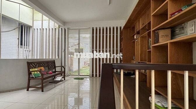 Cho thuê Q10. MT 5,8m. Xe oto vào nhà. Gia chủ từ đây lên cơ nghiệp