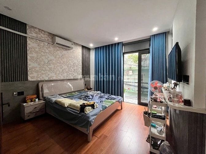 SIÊU PHẨM NHÀ 4 TẦNG THI SÁCH, KHU SÂN BAY – NHÀ MỚI NỘI THẤT CAO CẤP
