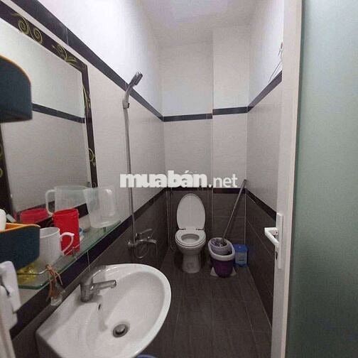 Trống 1P trong nhà nguyên căn Hiệp Bình Chánh Thủ Đức, giảm 400k cọc