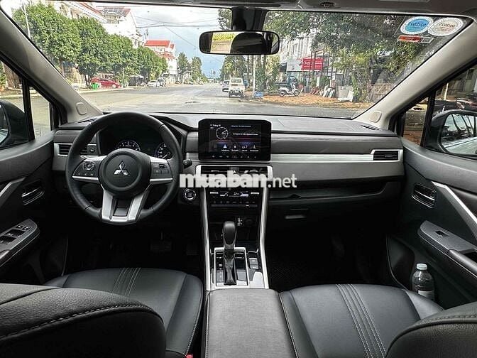 Mitsubishi Xpander 2023 AT Premium - 26000 km