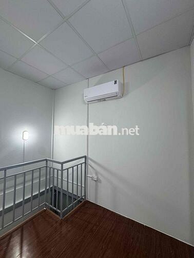 Cho thuê trọ ngay mặt phố Hoàng Văn Thái riêng biệt 4.5tr