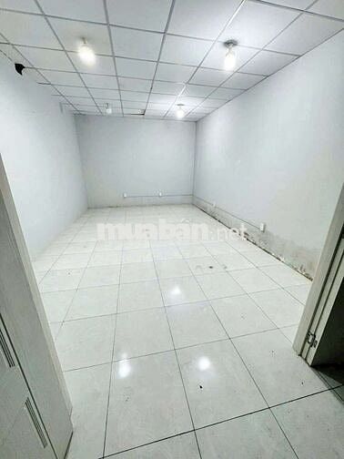 Nhà cho thuê Mặt Tiền Phạm Vấn. Quận Tân Phú. Dtsd 220m2