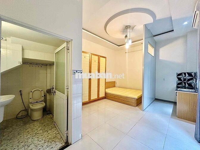 CHÍNH CHỦ STUDIO TÁCH BẾP ĐẦY ĐỦ NỘI THẤT, THUẬN TIỆN QUA TRUNG TÂM