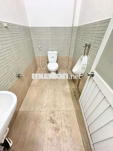 Nhà cho thuê Mặt Tiền Phạm Vấn. Quận Tân Phú. Dtsd 220m2