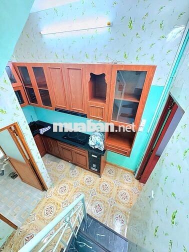 Nhà 2 tầng, BTCT, 2pn, 2wc, sổ hồng riêng