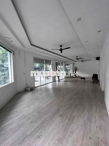 ✅ Cho thuê mặt bằng góc 2 MT Khúc Hạo - Sơn Trà - 15 Triệu