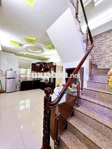 CHO THUÊ NHÀ TRỆT LỬNG LẦU 3PN MẶT TIỀN ĐƯỜNG TRẦN PHÚ