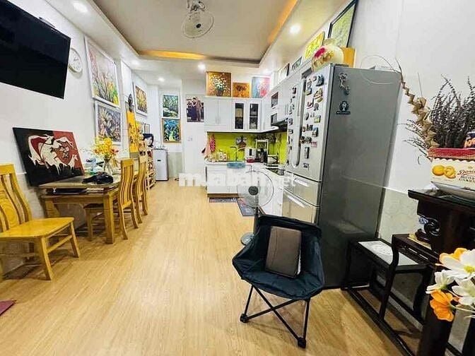 BÁN NHÀ TÂN BÌNH - CÁCH MẠNG THÁNG 8 - Ô TÔ ĐỔ CỬA - NỞ HẬU 8M 👉 5,750