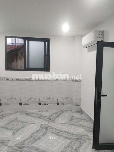 300 m có chợ 800 m tới Đại học mở Đại học Sài Gòn