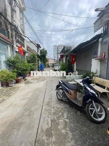 Nhà chính chủ đường C4 Phạm Hùng Bình Chánh xe hơi