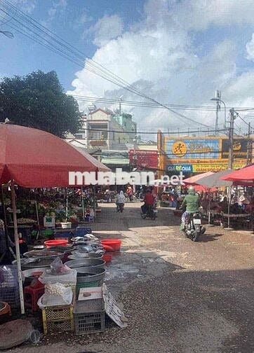 Nhà ngay chợ Bình Chánh Chỉ 980TR kinh doanh buôn bán Sổ Hồng Riêng