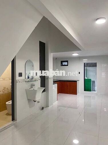 Nhà hẻm 8m 218/2a Trần Hưng Đạo Q5 4x20m 1L 16 triệu