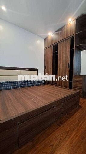 Bán nhà phố Trạm- Phường Long Biên gần Aeon 40m × 8.790 tỷ, ngõ nông