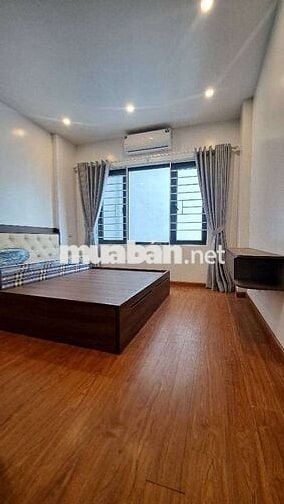 Bán nhà phố Trạm- Phường Long Biên gần Aeon 40m × 8.790 tỷ, ngõ nông