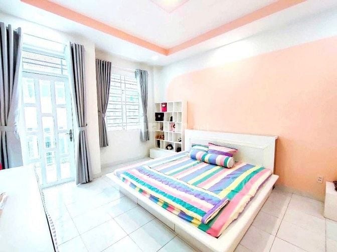 GẤP! Bán Nhà ngay Phan Xích Long, phường 8, Phú Nhuận giá 3TỶ770 SHR