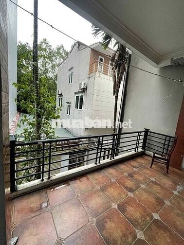 Cho thuê nhà riêng ở Ngọc Thụy, gần Hồng Tiến 80m2 4 phòng ngủ. 10tr