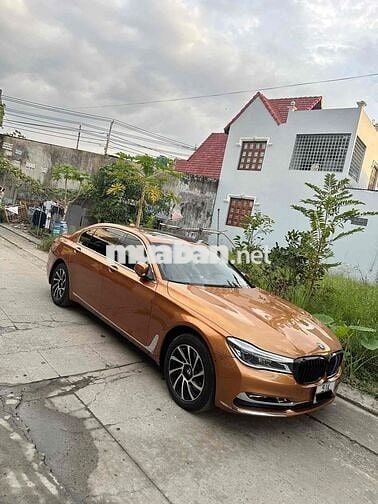BMW 750Li_ chuyên cơ mặt đất_ Fome 2019_Xe đi ít