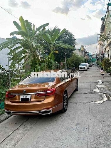 BMW 750Li_ chuyên cơ mặt đất_ Fome 2019_Xe đi ít