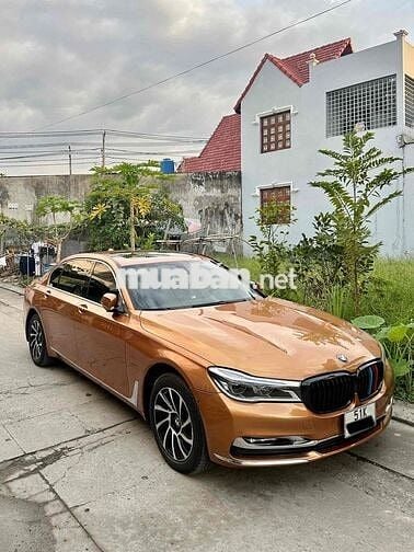 BMW 750Li_ chuyên cơ mặt đất_ Fome 2019_Xe đi ít