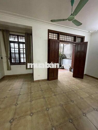 Cho thuê nhà riêng ở Ngọc Thụy, gần Hồng Tiến 80m2 4 phòng ngủ. 10tr