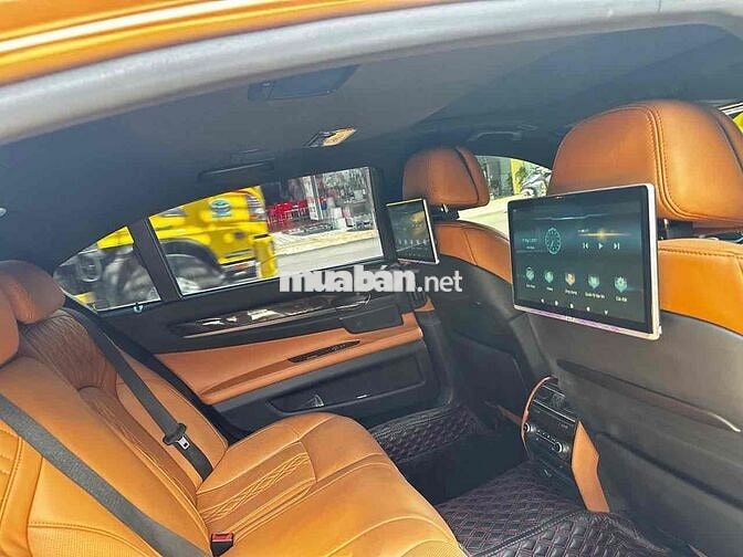 BMW 750Li_ chuyên cơ mặt đất_ Fome 2019_Xe đi ít