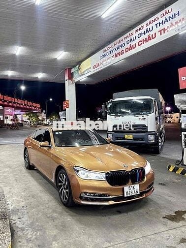 BMW 750Li_ chuyên cơ mặt đất_ Fome 2019_Xe đi ít