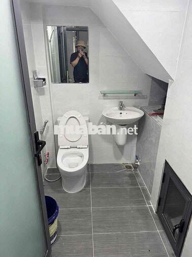 Cho Thuê Nhà Nguyên Căn Mặt Tiền Đường Cô Giang, Phường Cô Giang, Q1
