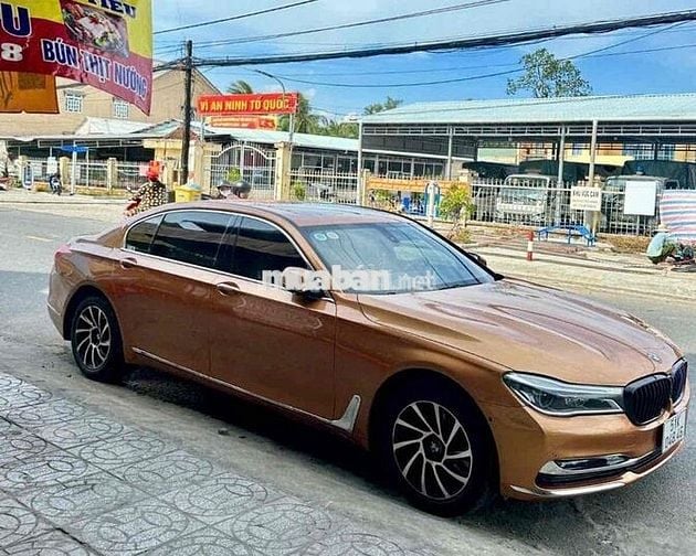 BMW 750Li_ chuyên cơ mặt đất_ Fome 2019_Xe đi ít