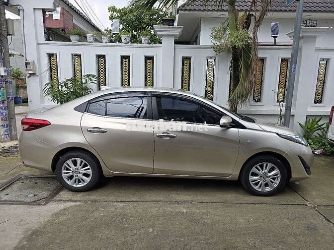 Toyota Vios 2019E màu vàng cát