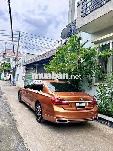 BMW 750Li_ chuyên cơ mặt đất_ Fome 2019_Xe đi ít
