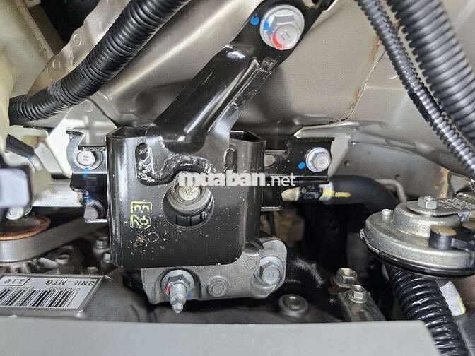 Toyota Vios 2019E màu vàng cát