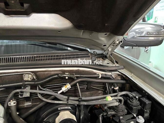 Ford Everest 2009 2.5L 4x4 MT - 162000 km