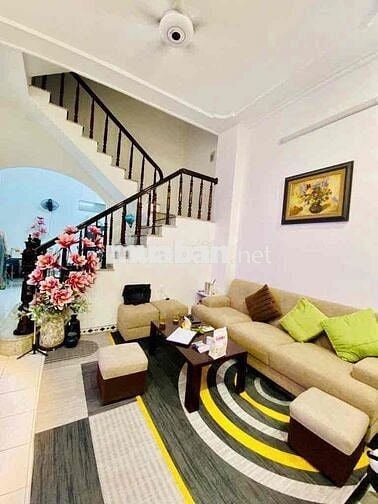 NHÀ PHỐ BÙI HUY BÍCH - QUẬN UỶ HOÀNG MAI - NGÕ RỘNG 8M - KHU DÂN TRÍ C