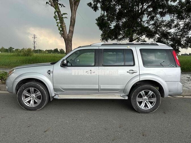 Ford Everest 2009 2.5L 4x4 MT - 162000 km