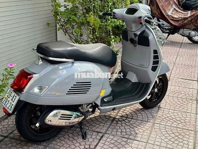 GTS 300 HPE 6800km như mới