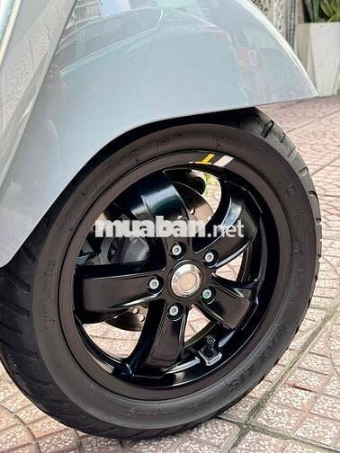 GTS 300 HPE 6800km như mới