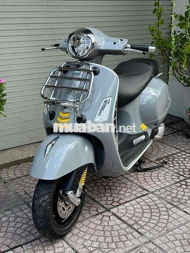 GTS 300 HPE 6800km như mới