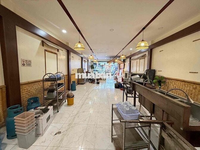 cho thuê mặt bằng kinh doanh, tại trung tâm đi bộ khu phố Hàn Quốc