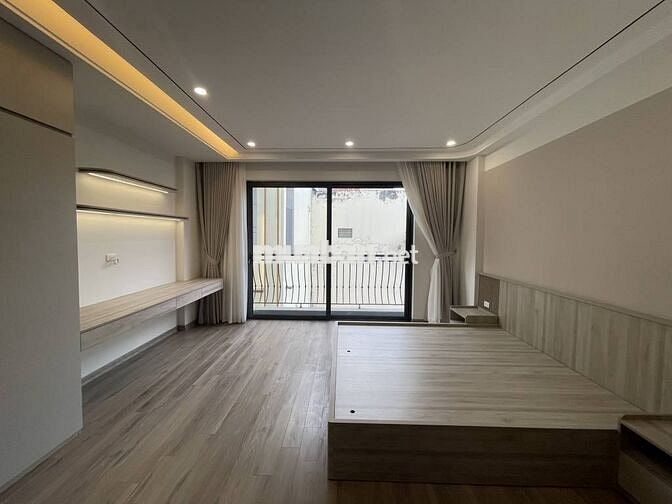 Nhà đẹp,p/lô,có ga ra ô tô,view sân chơi ở Cầu Am,HĐ,53m ,5t chỉ 13 tỷ