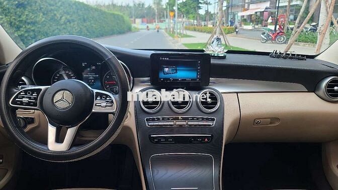 xe 2020 C200 - 60000 km
