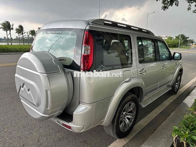 Ford Everest 2009 2.5L 4x4 MT - 162000 km