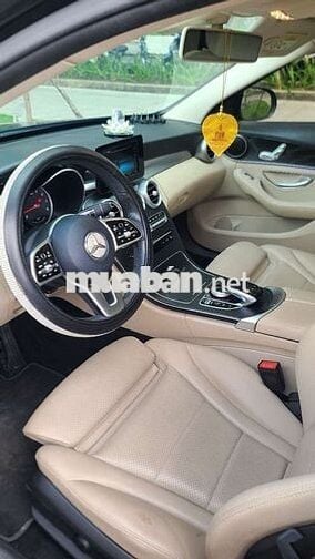 xe 2020 C200 - 60000 km