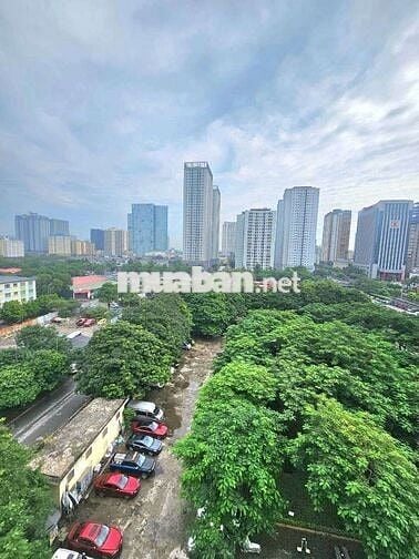 Bán gấp căn A6 Nam Trung Yên. DT 50m gồm 2pn, 1wc.