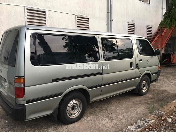 Toyota Hiace 2005 Commuter 2.5 - 100000 km