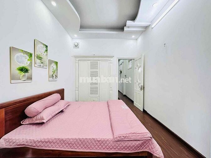 BÁN NHÀ XUÂN THUỶ 42m2- 40m RA Ô TÔ -DÂN XÂY GIÁ HƠN 10 TỶ