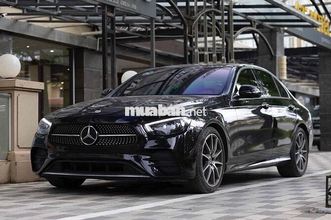 Mercedes Benz E Class 2022 E300 AMG - Bank 90%
